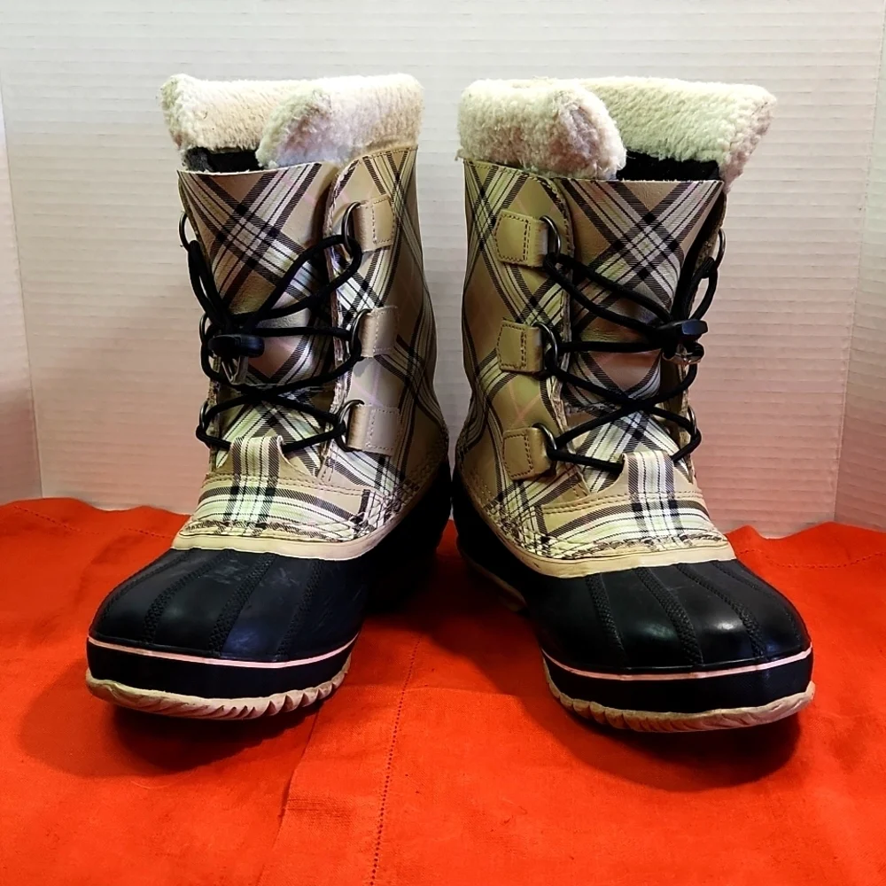 SOREL Waterproof Burberry Plaid Winter Boots with Bootliner (6) - Picture 12 of 12